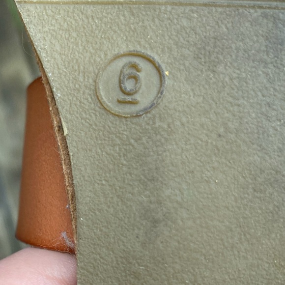 Gap Rust Brown Flip Flop/Sandals Size 6. - Picture 8 of 8